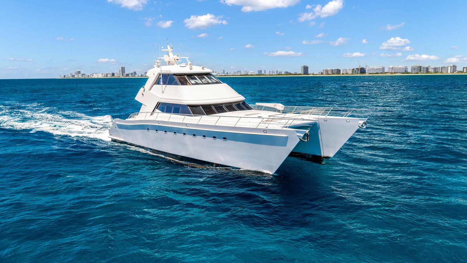 2000 CUSTOM Power Catamaran "MOANA" - photo 3