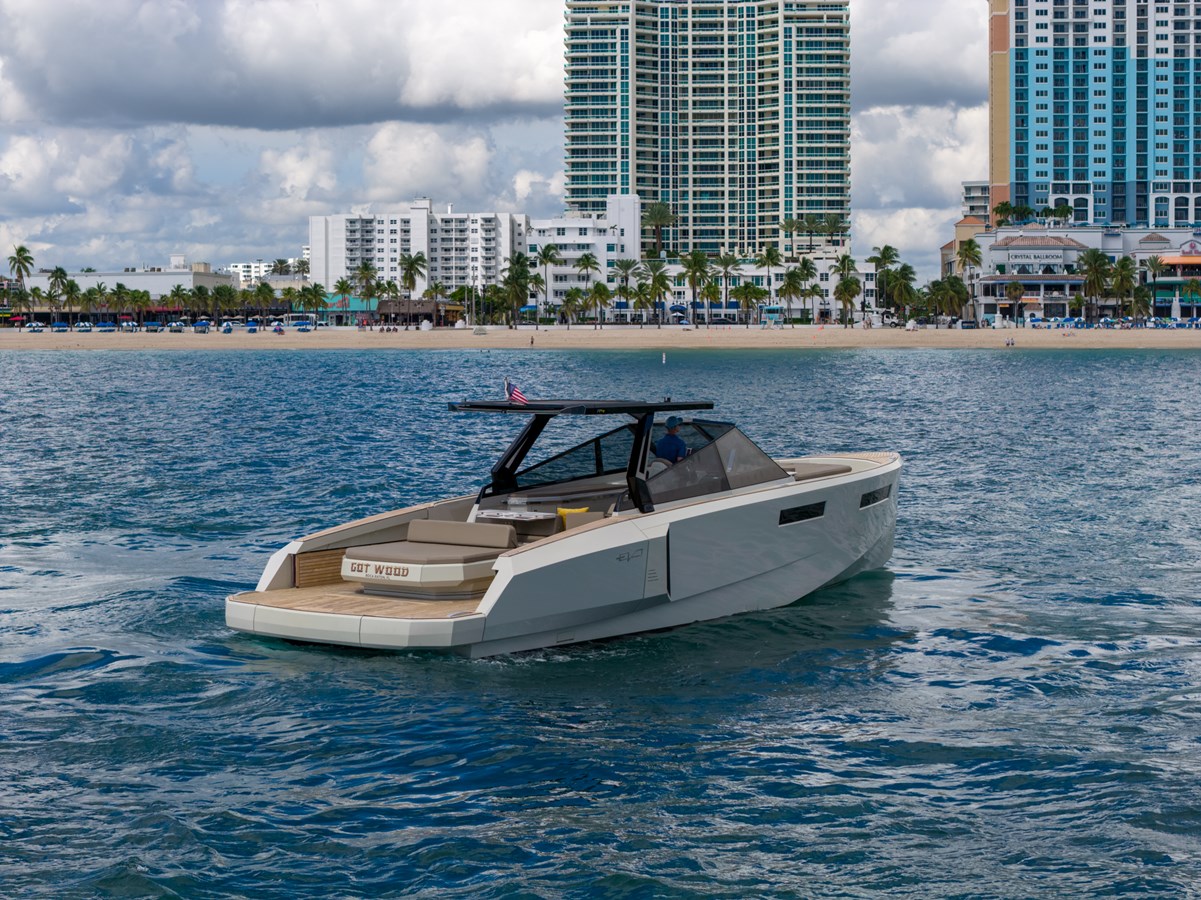 2023 EVO YACHTS R4 "GOT WOOD" - photo 2