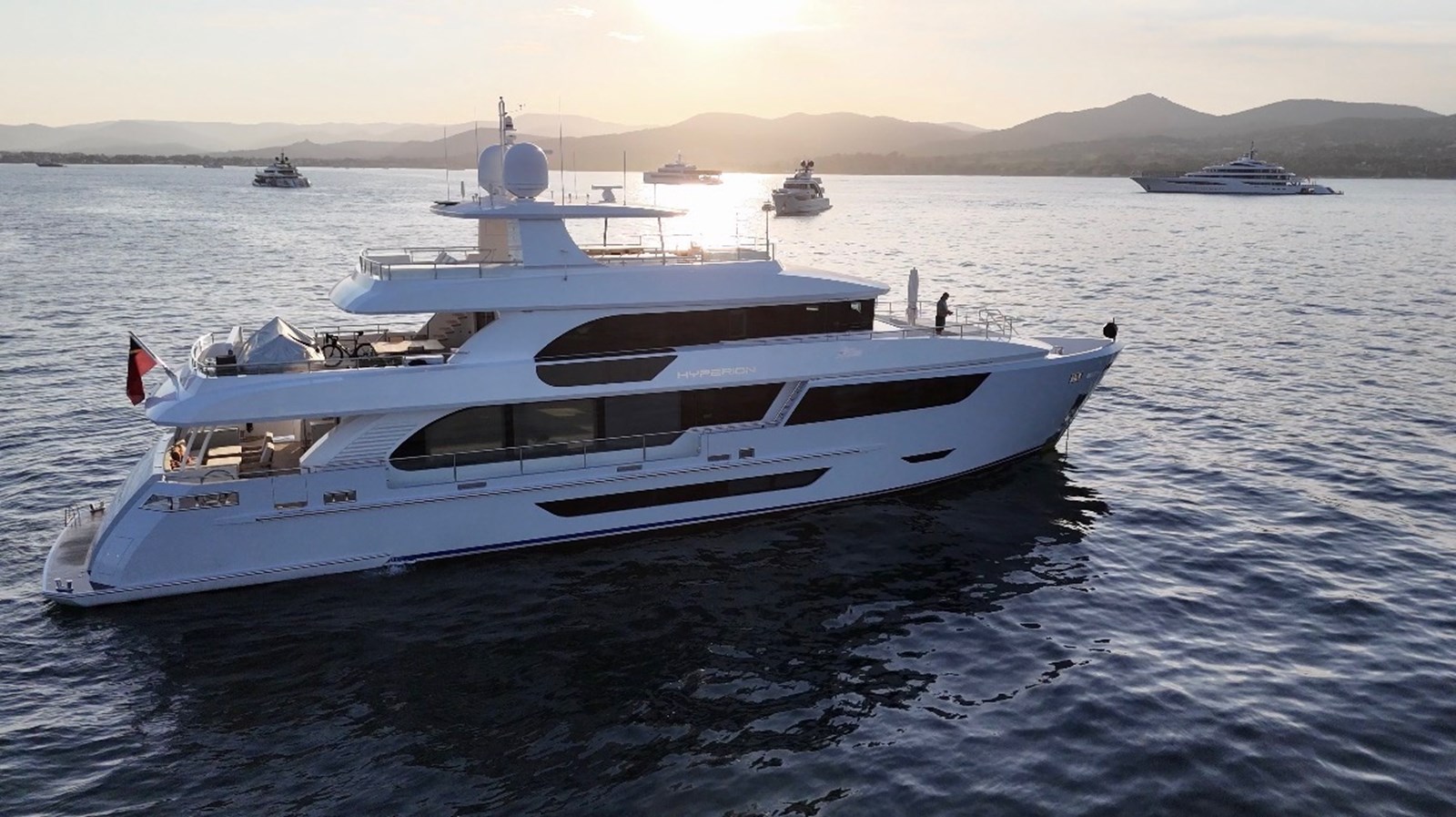2022 HARGRAVE CUSTOM YACHTS 116 "HYPERION" - photo 3