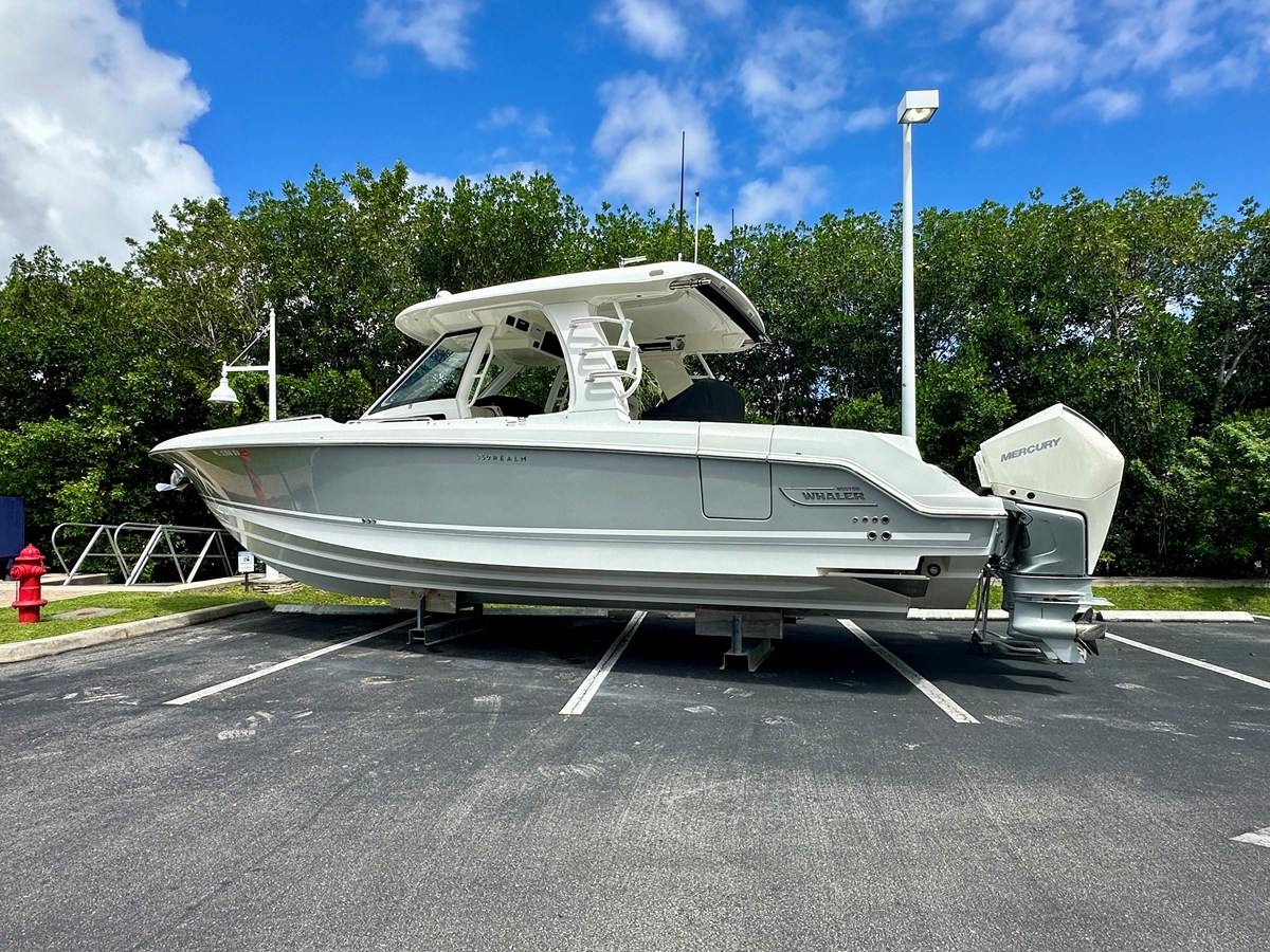 2021 BOSTON WHALER 350 REALM "BOSTON WHALER 350 REALM" - photo 3