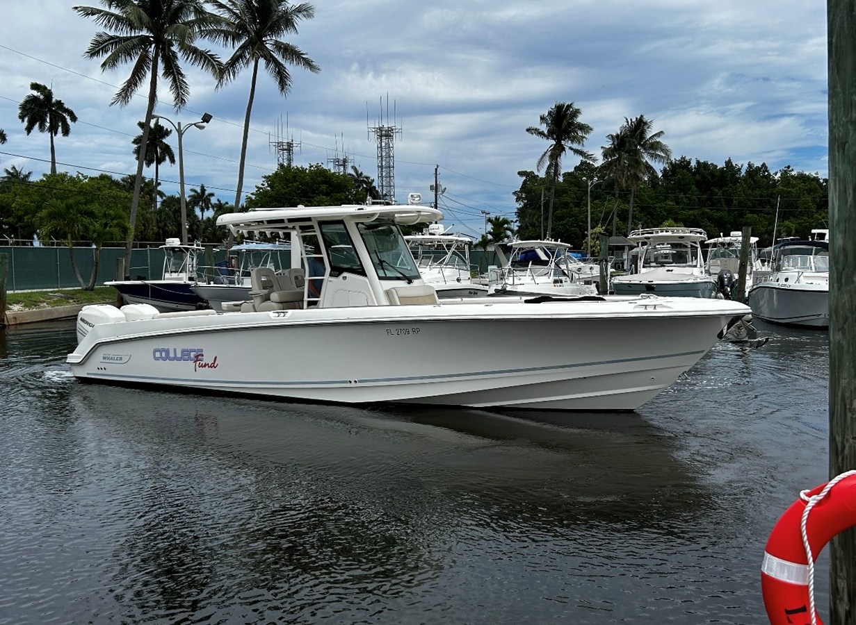 2018 BOSTON WHALER 330 OUTRAGE "BOSTON WHALER 330 OUTRAGE" - photo 2