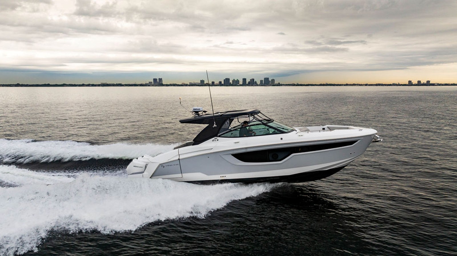 2024 CRUISERS YACHTS 38 GLS OB "CRUISERS YACHTS 38 GLS OB" - photo 1
