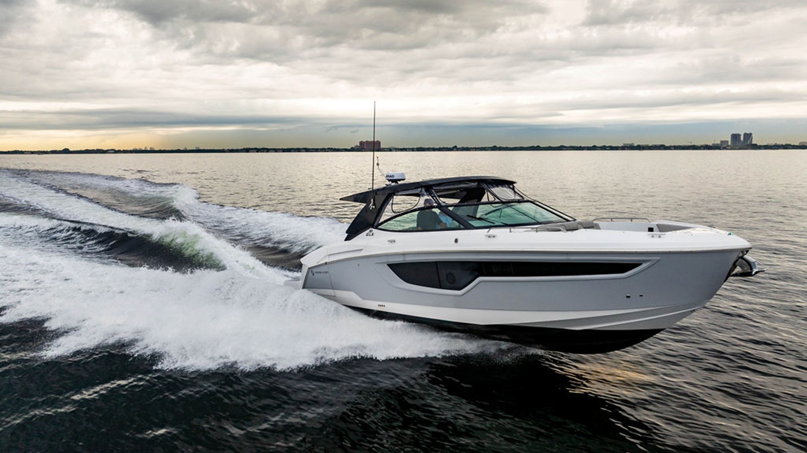 2024 CRUISERS YACHTS 38 GLS OB "CRUISERS YACHTS 38 GLS OB" - photo 2