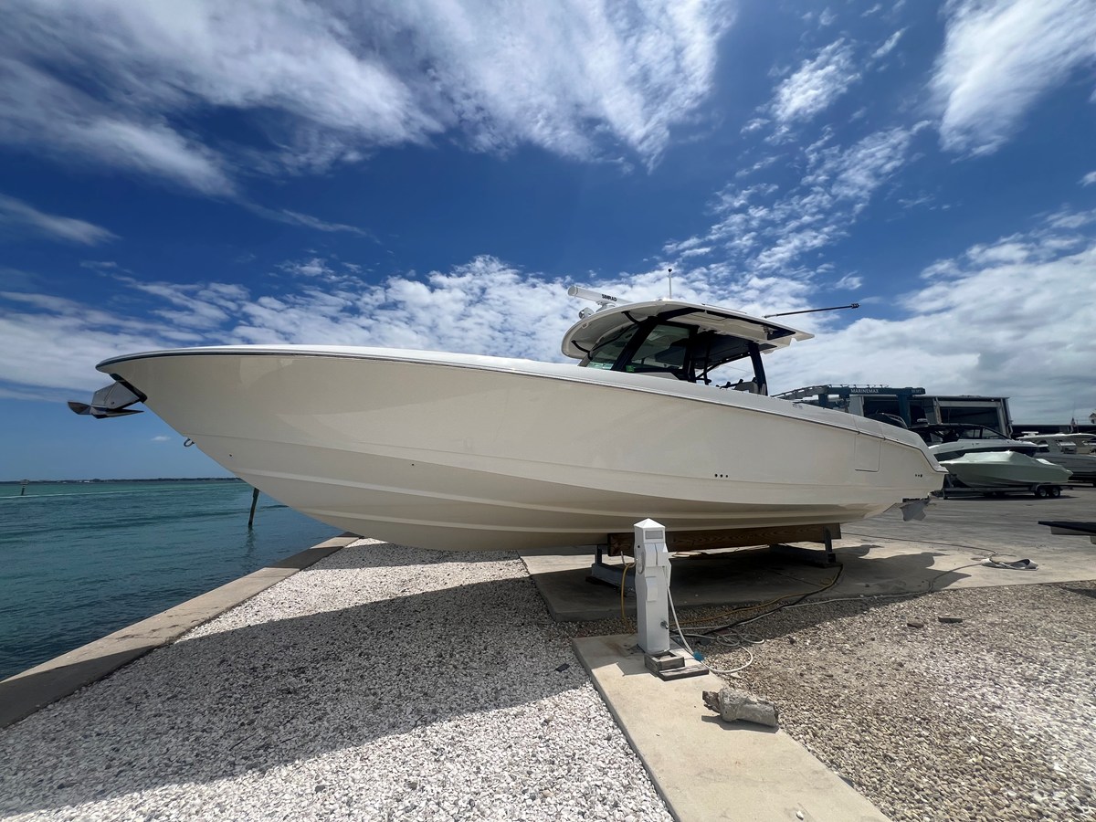 2023 BOSTON WHALER 380 Outrage "BOSTON WHALER 380 OUTRAGE" - photo 2
