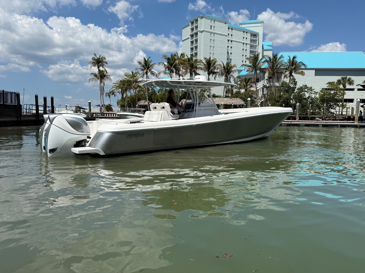 2018 INTREPID 375 CC "INTREPID 375 CC" - photo 3