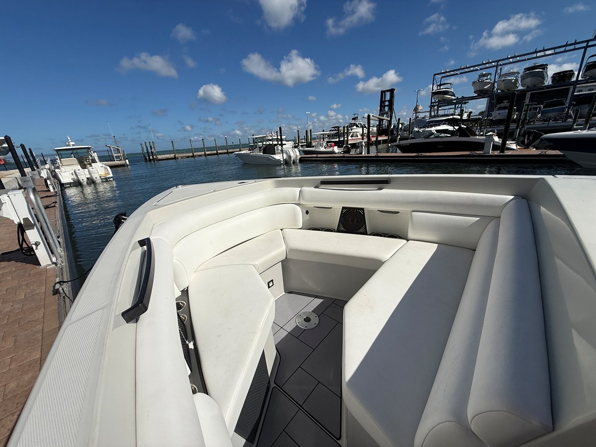 2023 AVIARA AV36 Outboard "AVIARA AV36 OUTBOARD" - photo 3