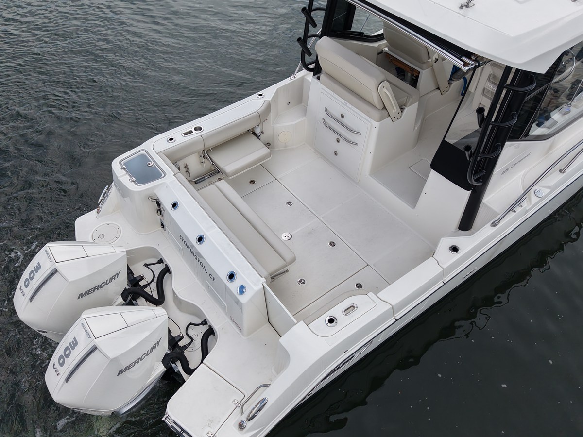 2025 BOSTON WHALER 325 CONQUEST "Boston Whaler 325 CONQUEST" - photo 3