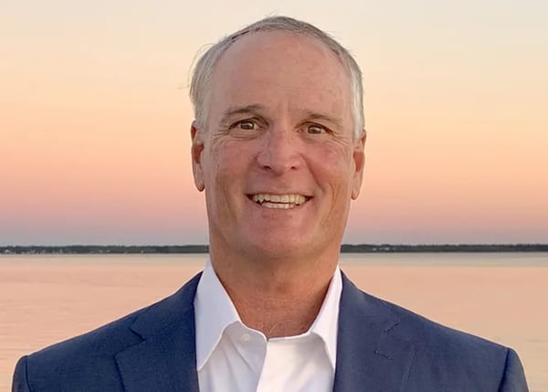 Portrait of Peter DuBose, Sales Professional in Palm Beach Gardens, FL.