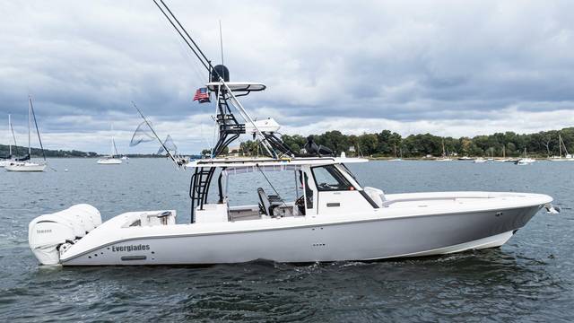 2017 Everglades 435 CC