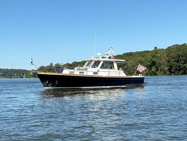2001 Grand Banks Eastbay 38 HX