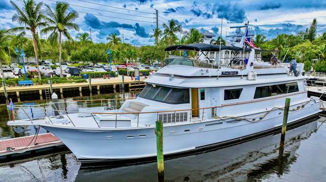 1989 Hatteras 80 Cockpit Motor Yacht