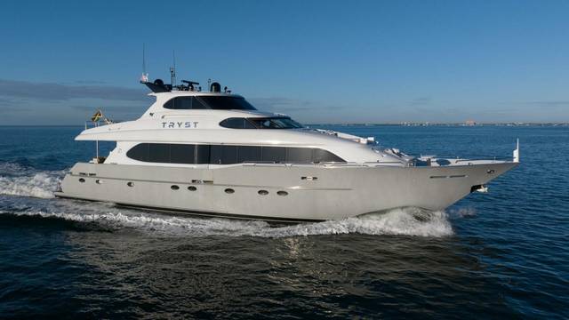 2002 Lazzara Yachts