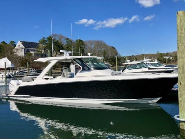 2021 Tiara Yachts 38 LS