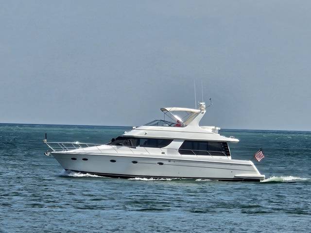 1999 Carver 530 Voyager