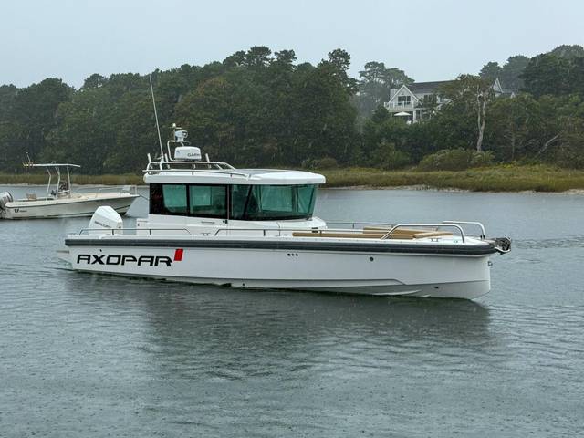 2020 Axopar 28 Cabin w/Wet Bar