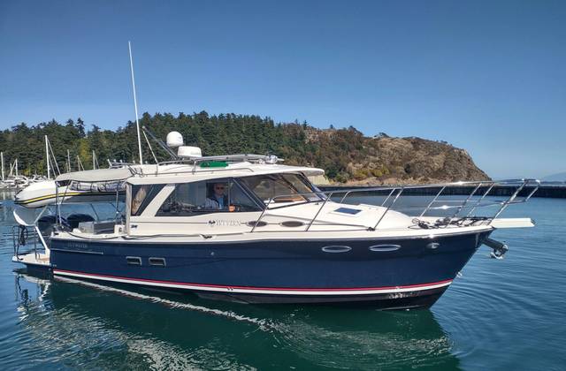 2020 Cutwater C-32 Coupe