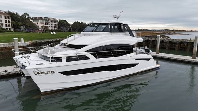 2024 Aquila 54 Yacht