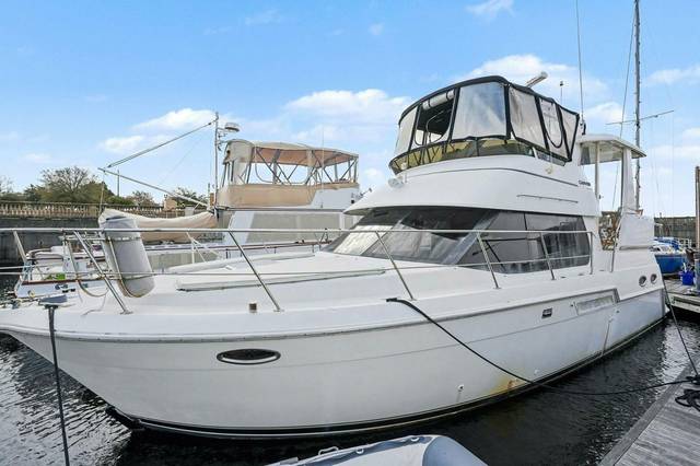 2001 Carver 356