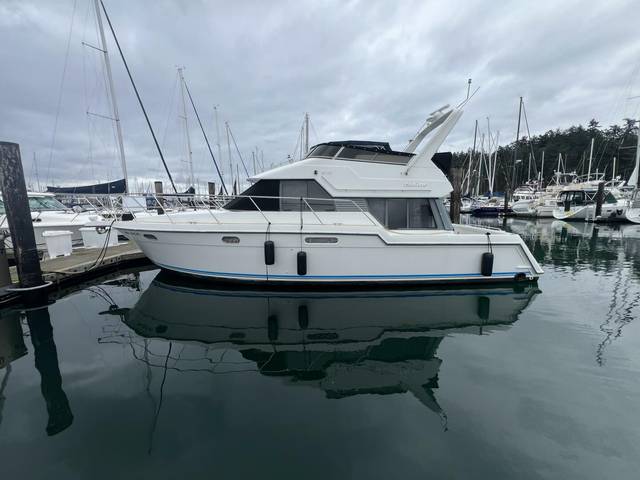 1994 Carver 370 Voyager