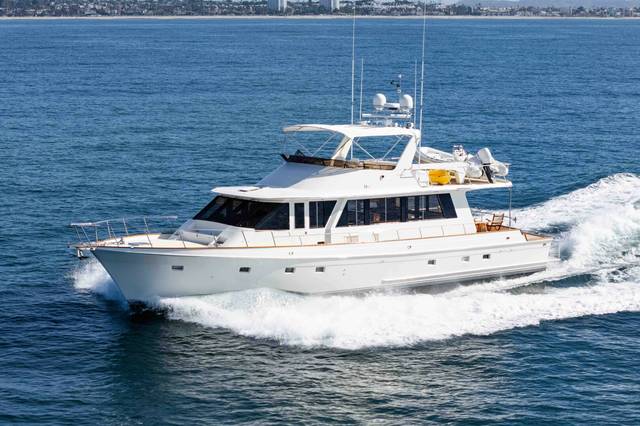2000 Offshore Yachts Flushdeck