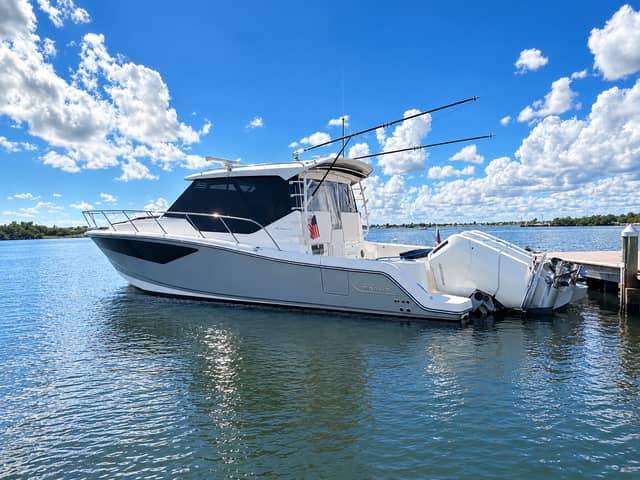 2024 Boston Whaler 405 Conquest