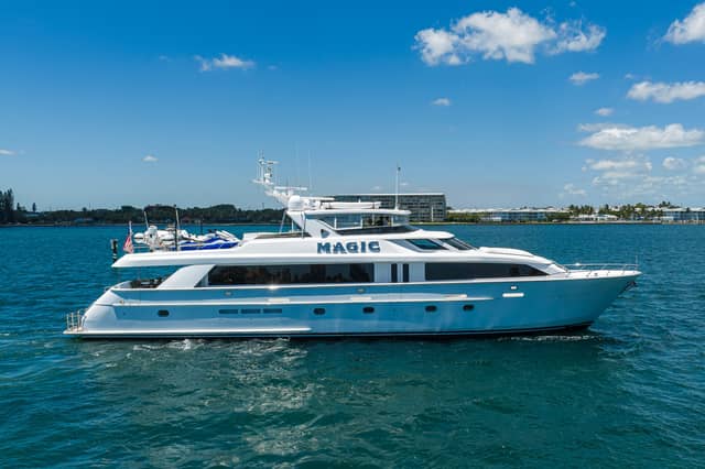 2005 Hatteras 100 Motor Yacht