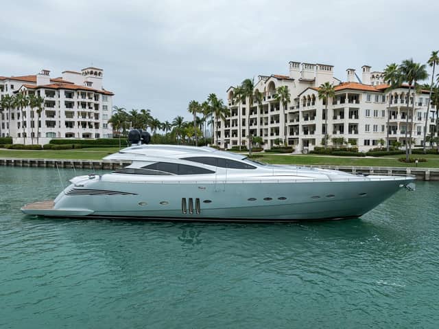 2009 Pershing 90 Express