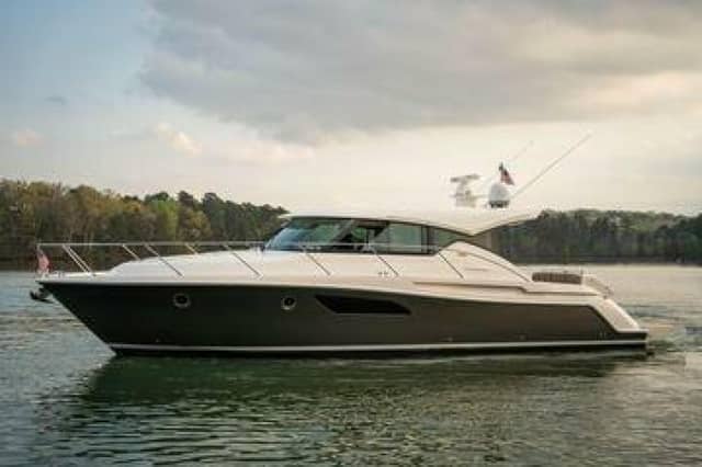 2016 Tiara Yachts 44 Coupe