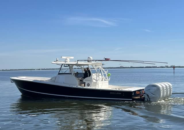 2021 Regulator 41 Center Console