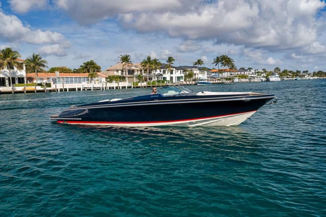 2021 Chris-Craft 34 Launch