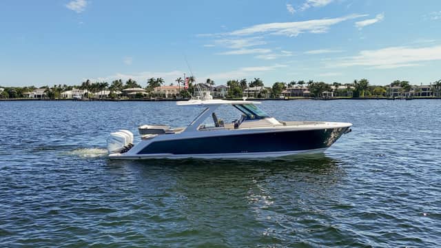 2020 Tiara Yachts 38 LS