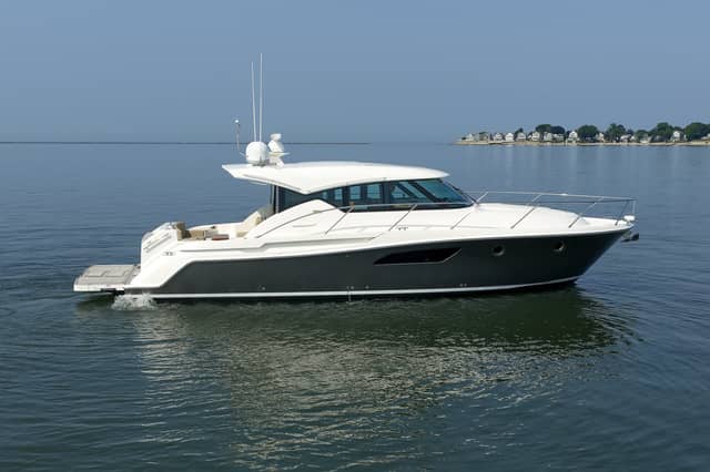 2016 Tiara Yachts 44 Coupe