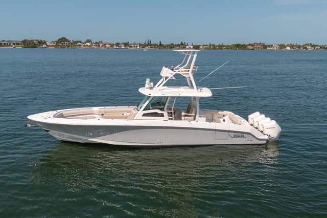 2021 Boston Whaler 380 Outrage