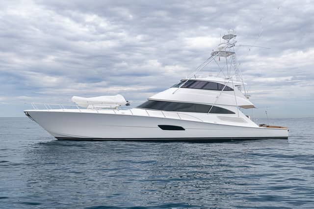 2016 Viking 92 Enclosed Bridge