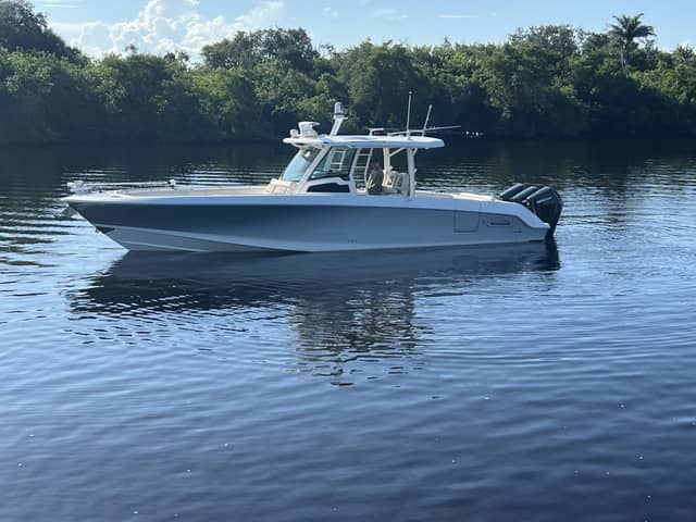 2017 Boston Whaler 380 Outrage