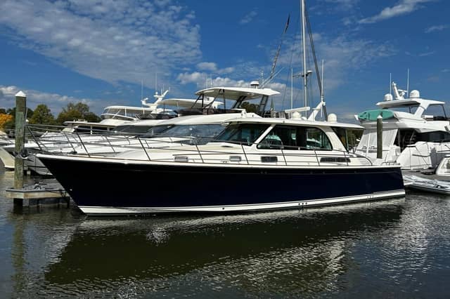 2006 Grand Banks 47 Eastbay Fly Bridge