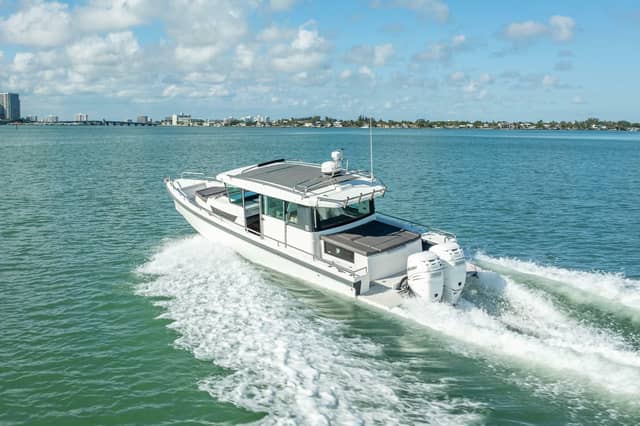 2018 Axopar 37 XC Cross Cabin