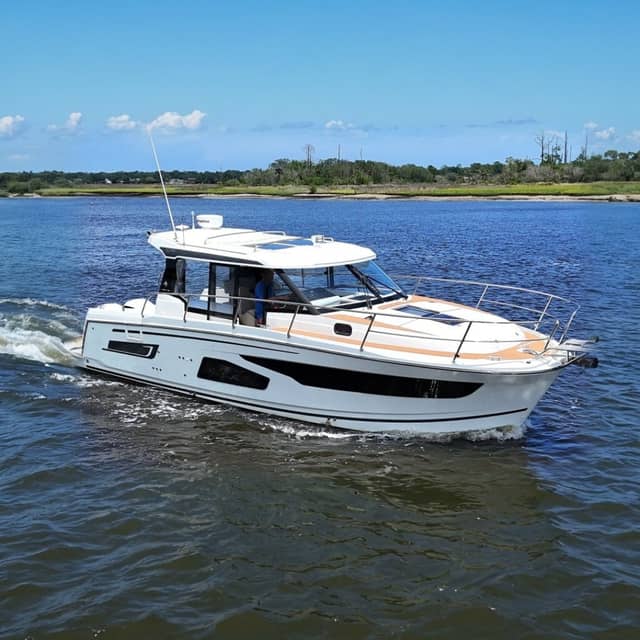 2021 Jeanneau NC Weekender 1095