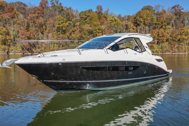 2018 Sea Ray Sundancer 350 Coupe
