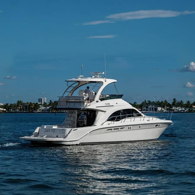 2010 Sea Ray 520 Sedan Bridge