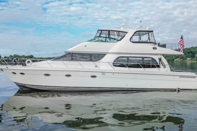 2005 Carver 56 Voyager