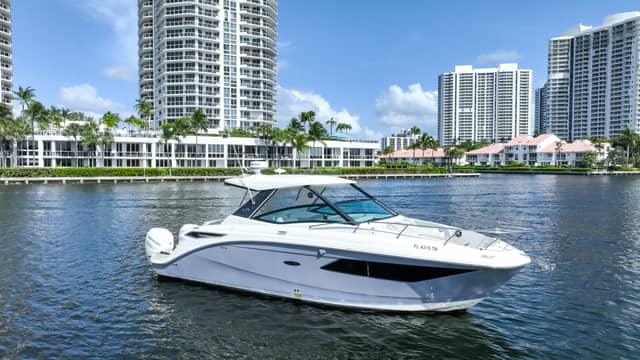 2022 Sea Ray Sundancer 320 OB