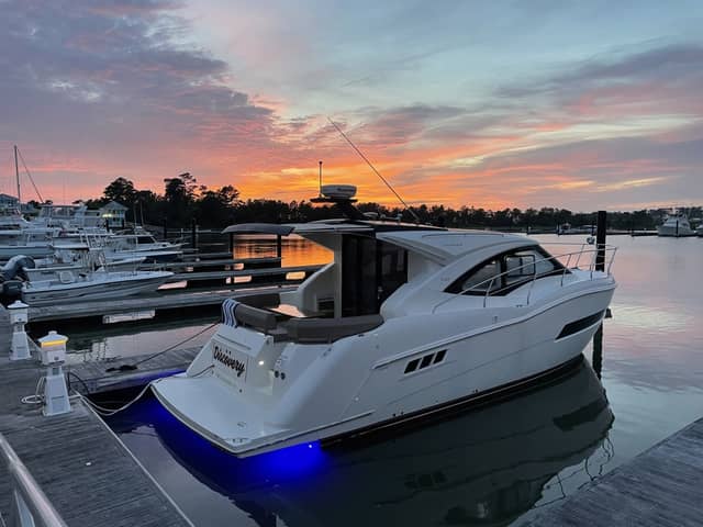 2019 Carver C37