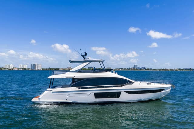 2025 Azimut 68 FLY