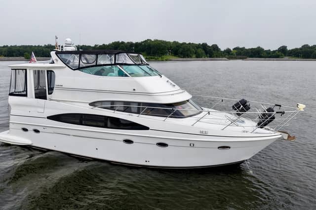 2004 Carver 466 Motor Yacht