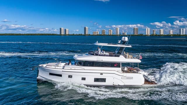2023 Sirena Flybridge