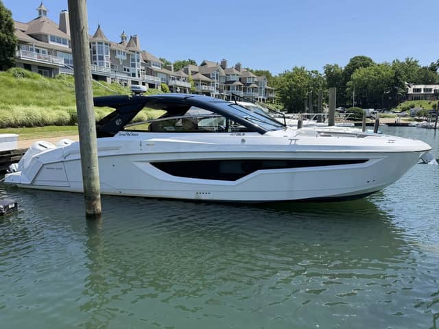 2024 Cruisers Yachts