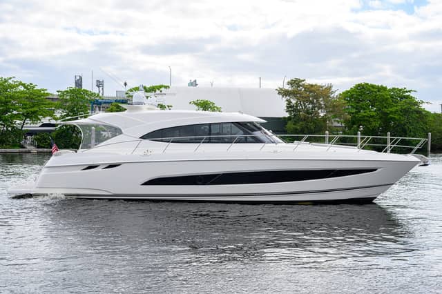 2019 Riviera 5400 Sport Yacht