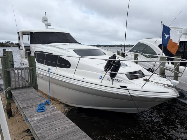 2005 Sea Ray 390 Motor Yacht