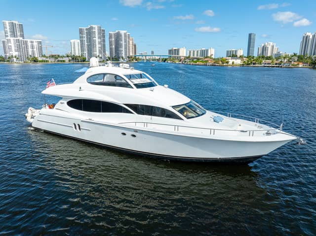 2004 Lazzara Yachts 80 Open Fly